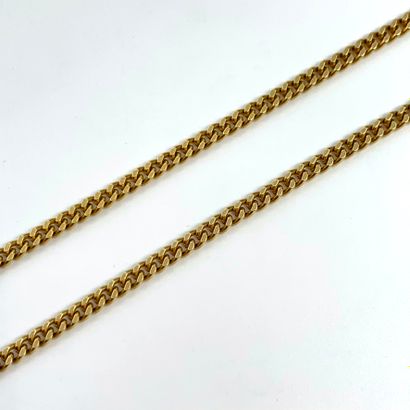 null Yellow gold (750‰) chain with fine filed curb chain.

Length : 50 cm. Weight...