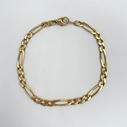 BRACELET in yellow gold (750‰) with curb...