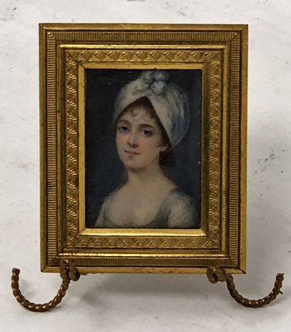 null Ecole du début du XIXe siècle

"Portrait de femme au turban blanc"

Miniature...