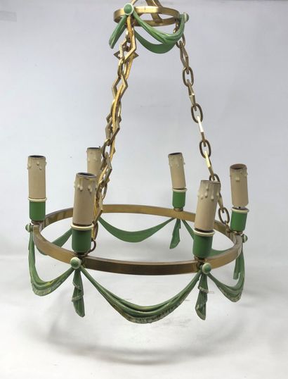 null Brass and green lacquered metal chandelier

20th century

Diameter: 37 cm

Of...