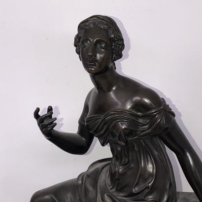 null Gilt bronze and patinated clock "Femme à l'Antique", movement signed Lesieur

Restoration...