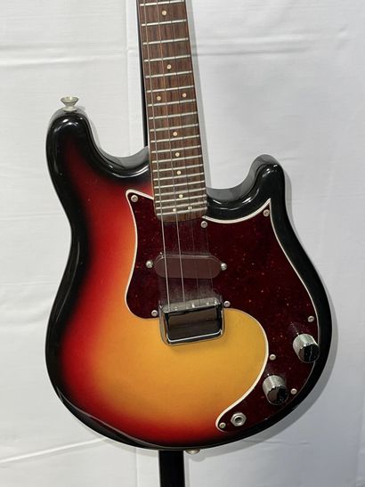 null GUITARE MANDOLINE quatre cordes, FENDER Mandocaster, 1973

Sunbrust, n° 02238

(quelques...