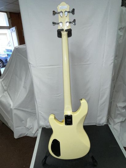 null ELECTRIC BASS GUITAR, IBANEZ ROADSTAR II SERIES

Cream with red and black purfling,...