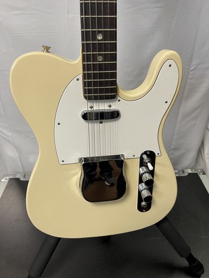 null GUITARE ELECTRIQUE, type Telecaster

Crème, made in Japan

Bon état