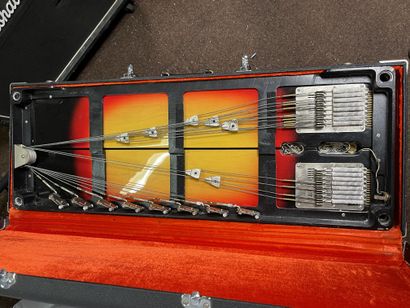 null PEDAL STEEL GUITAR, FENDER, with pedal board, eight rods and four legs

Sunbrust,...