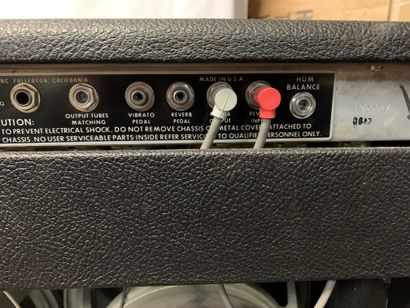 null 
COMBO GUITARE à lampes, FENDER TWIN REVERB avec 2 x Hp 12'' ELECTROVOICE




n°A832749




(traces...