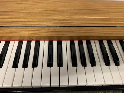 null PIANO ELECTRIQUE, HOHNER CLAVINET D6

n° 773709

(traces d'usure)