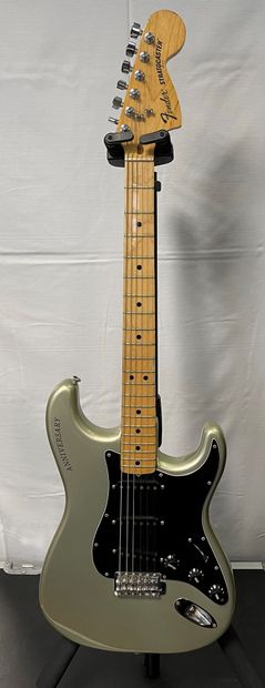null GUITARE ELECTRIQUE, FENDER Stratocaster Anniversary 25th, 1979

Vert bronze,...