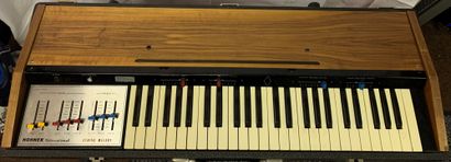 SYNTHETISEUR ANALOGIQUE, HOHNER STRING MELODY

n°...