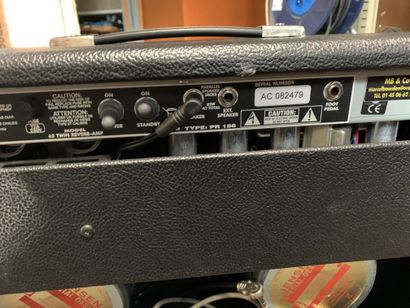 null COMBO GUITARE à lampes, FENDER TWIN REVERB

n°AC082479

(traces d'usure)