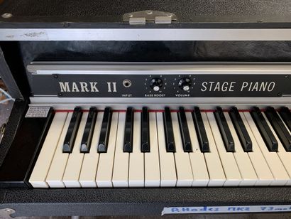 null PIANO ELECTRIQUE, RHODES MARK II STAGE, 73 notes, accord 442

n° 3580

(traces...