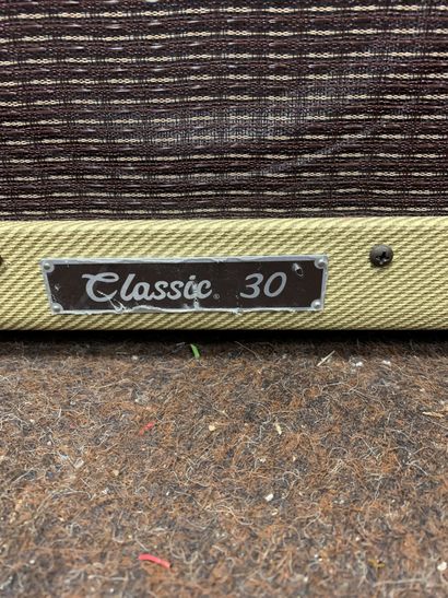 null COMBO GUITARE à lampes, PEAVEY CLASSIC 30

n°000BAM257338

(traces d'usure)