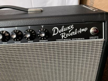 null COMBO GUITARE à lampes, FENDER DELUX REVERB

n°AC511099

(traces d'usure)