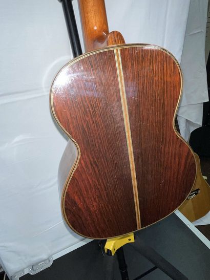 null UKULELE, GIANNINI

Mini guitare acoustique à quatre cordes, made in Brazil

(petites...