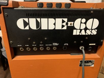 null AMPLI BASSE, ROLAND CUBE 60 BASS

n° 180256

(traces d'usure)