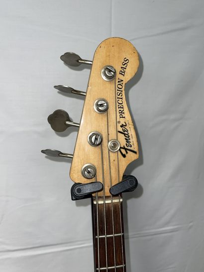 null 
ELECTRIC BASS GUITAR, FENDER PRECISION BASS 

Assembly of a Japanese body not...