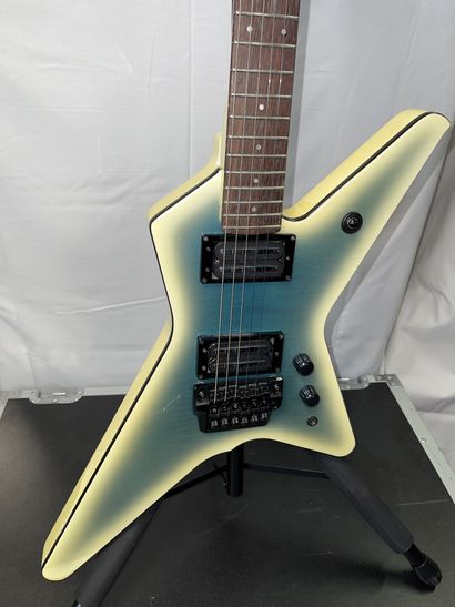 null ELECTRIC GUITAR, IBANEZ X Series

Cream and blue, n° 6854663

(scratches)

With...