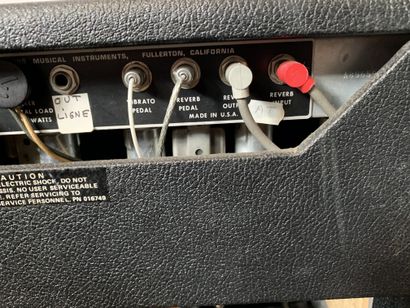 null COMBO GUITARE à lampes, FENDER PRINCETON REVERB

n°A896590

(traces d'usure...