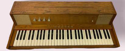 null PIANO ELECTRIQUE, HOHNER PIANET

n° 833509

(traces d'usure)