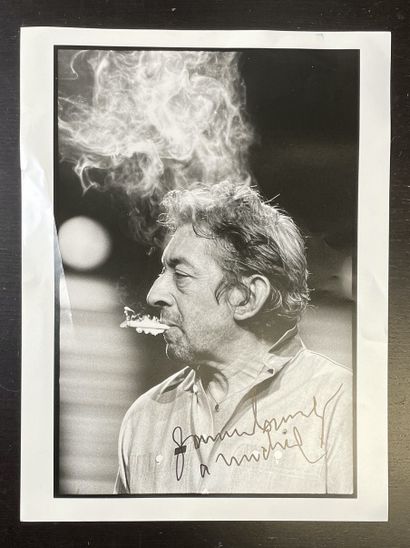 Dédicacé *Tirage photographique de Serge Gainsbourg

Signé par l'artiste

VG+ (p...