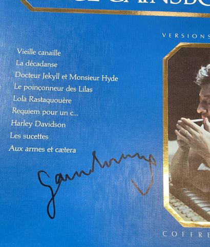 Dédicacé *Un coffret (3 disques 33 T) - Serge Gainsbourg, bleu

Signé par l'artiste

EX;...