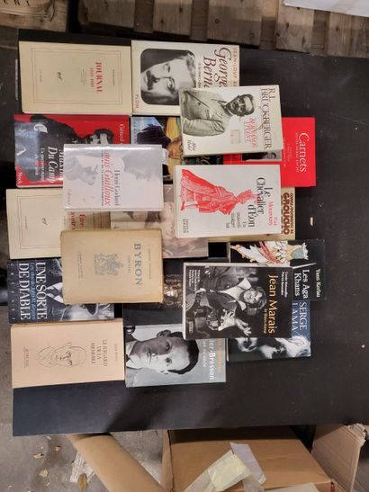 VARIA HISTOIRE, BIOGRAPHIES. 

Lot de livres dont Paul MOUROUSY, Le Chevalier d'EON,...
