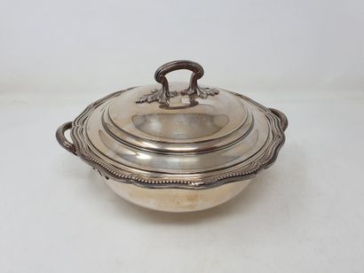 null Covered vegetable dish in silver (950/00) with ribboned pearl decoration

16...