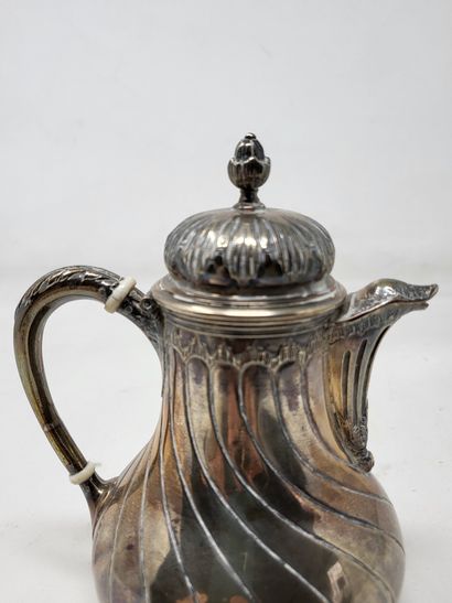 null Small silver coffee pot (950/00) with twisted decoration 

18th century style,...
