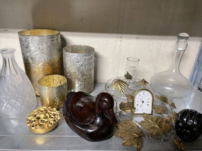 null Lot of various trinkets, including a box "Duck", three photophores...