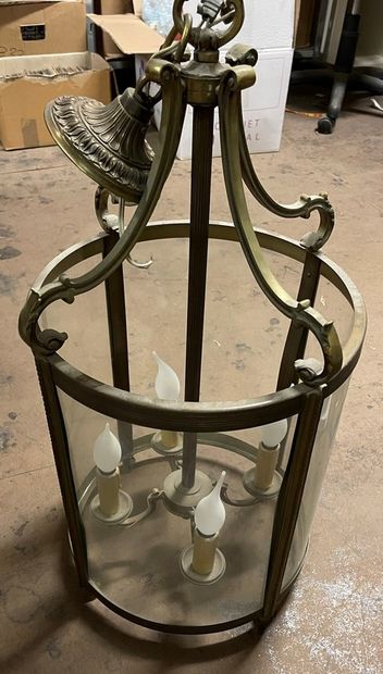 null Lanterne de vestibule en laiton à quatre lumière

Style Louis XVI, moderne

H.:...