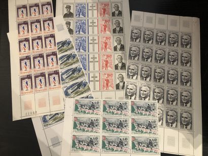 null 1 box of stamps, France face value + miscellaneous

O/*/** 

Expert - Louis...