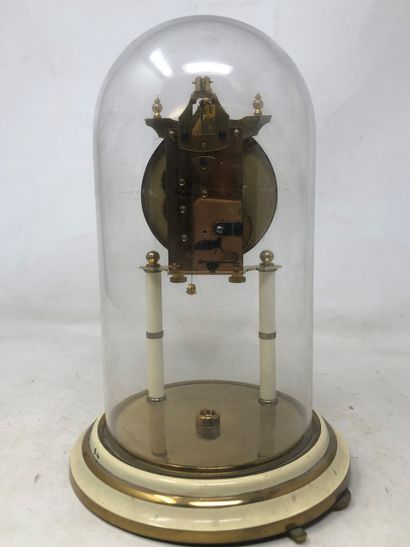 null Pendule portique en métal laqué blanc

Moderne

H.: 21 cm environ (sous un globe...