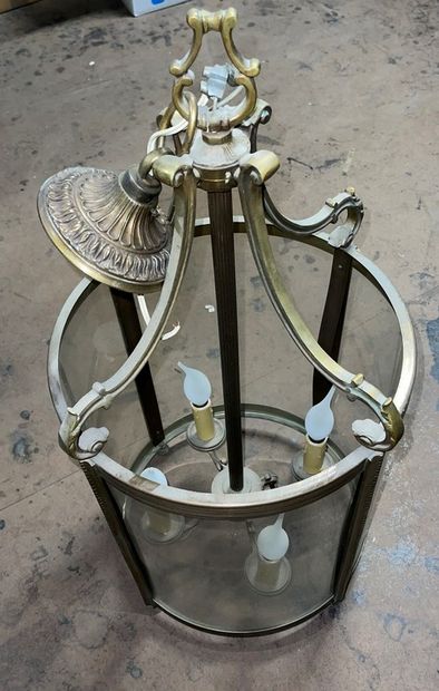 null Lanterne de vestibule en laiton à quatre lumière

Style Louis XVI, moderne

H.:...