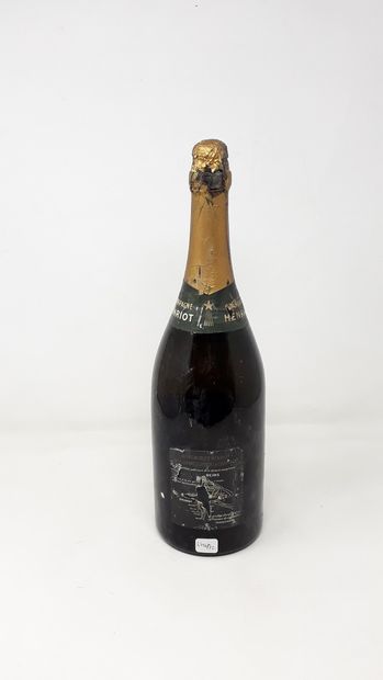 null Un (1) magnum - Champagne Henriot, brut Souverain, 1928 (niveau épaule, bouchon...