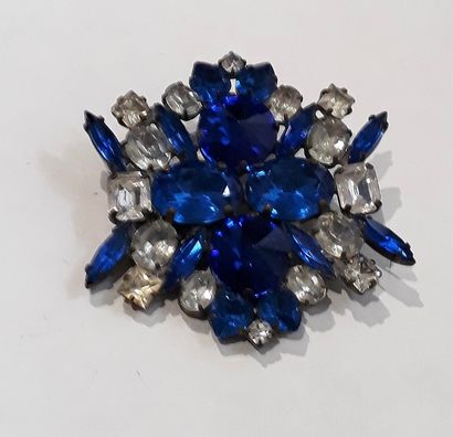 null Broche "Etoile" en métal serti de pierres d'imitation bleues et incolores