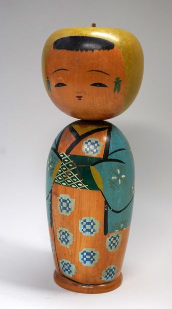 KOKECHI doll : traditional doll in varnished...