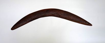  BOOMERANG DU KIMBERLEY 
Ce boomerang est taillé dans un bois dur et taillé à la...