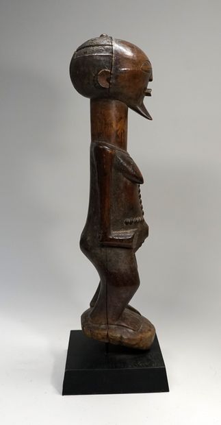 null Statue de style Luba ou Hemba en bois patiné

50x12x12cm