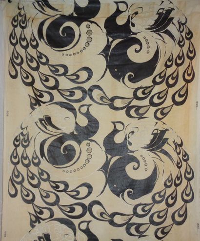 null Velours imprimé, circa 1950, fond crème, décor noir et argent de cygnes enroulés...