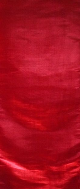 null Crimson red silk velvet, Tassinari and Chatel, with bells.

 Public price in...