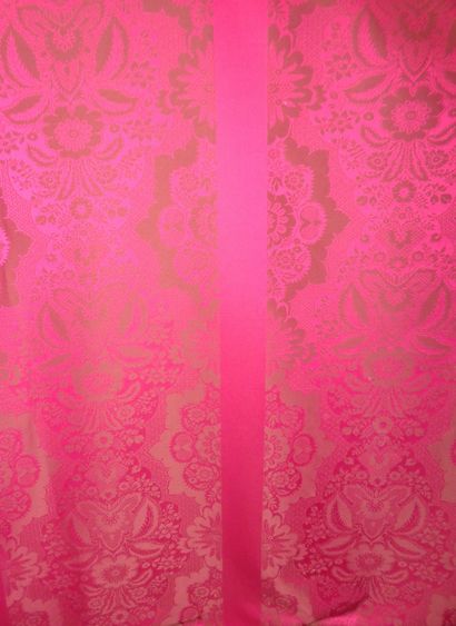 null Damask silk red and cream silver effect, Tassinari and Chatel, two ways, style...
