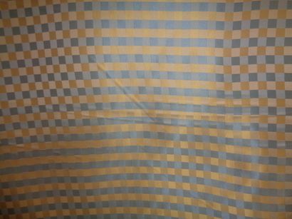 null Façonné silk, FADINI BORGHI, Goodman, yellow and blue checks.

 Retail price...