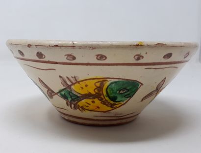  COLIBABA (Romanian folk art) 
Earthenware bowl decorated with sun and fish, signed...
