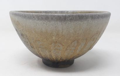 BILLARD Hervé 
Stoneware bowl partially covered, monogrammed in hollow and n°373...