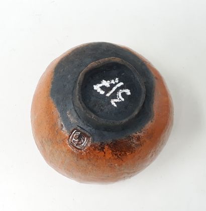  CHOLLET Jean-Pierre 
Stoneware bowl with brown glaze, stamp and n°317 under heel...