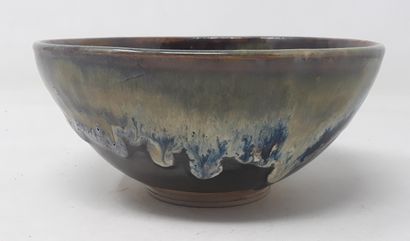 null LANOS Michel

Stoneware bowl with brown and beige iridescent cover, n°92 under...