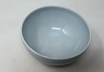 null DELANGHE Rudie

Celadon porcelain bowl, signed and dated 2002 in hollow, n°280...