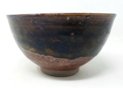 null GOLDSTYN Michel 
Stoneware bowl with shaded brown glaze, signed in hollow and...