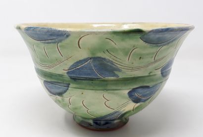 null POUZET Nathalie (1959)

Earthenware bowl with leaf decoration, n°90 under heel

Diameter:...