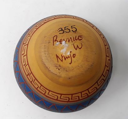  NAVAJO Françoise and Jean-Claude 
Pot in terra cotta with Greek decoration, signed...